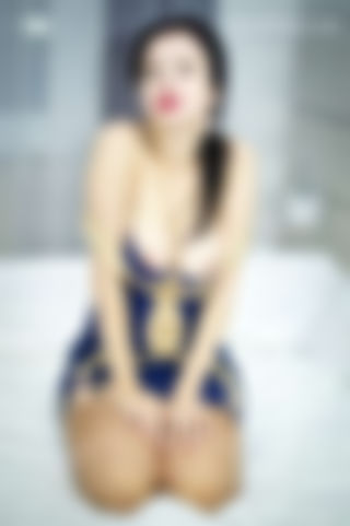Admire my nyloned sex-appeal.