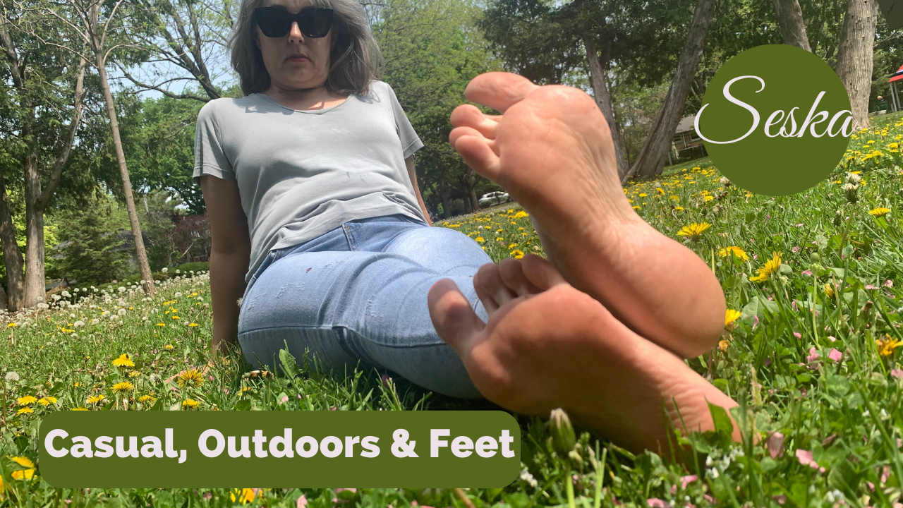 Casual Outdoor Pics + Barefeet