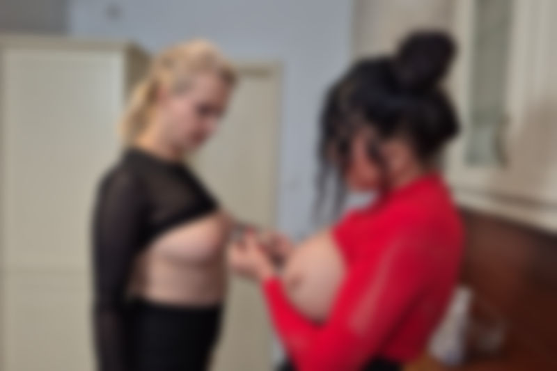 Mature lesbos' nipples and cunts