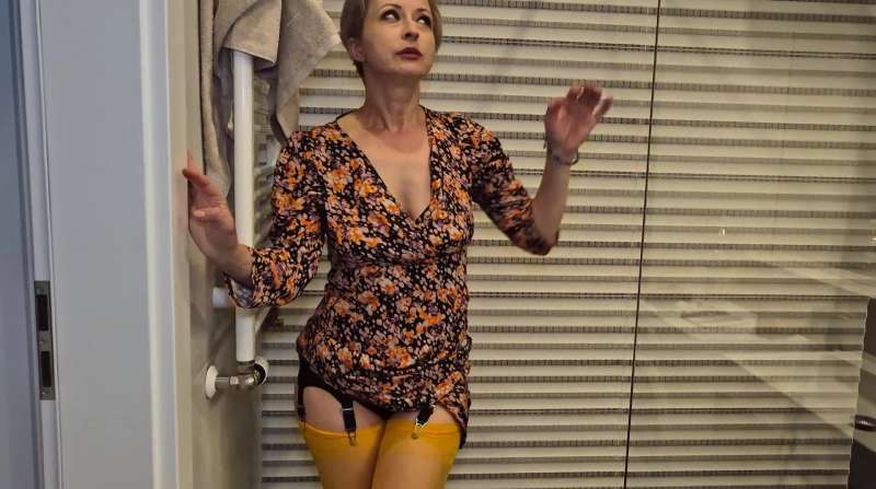 Extremum perversum in yellow nylons
