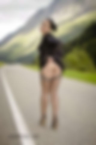 Nylon teasing on Passo del San Bernardino.